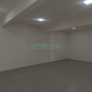Sala com 450m², no bairro Centro em Caxias do Sul para Alugar