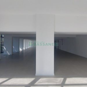 Sala com 450m², no bairro Centro em Caxias do Sul para Alugar