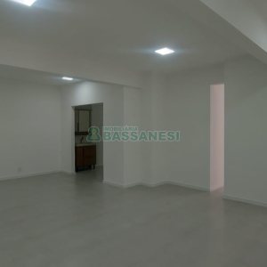 Sala com 450m², no bairro Centro em Caxias do Sul para Alugar