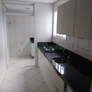 Apto Mobiliado com 56m², 2 dormitórios, 1 vaga, no bairro Charqueadas em Caxias do Sul para Comprar
