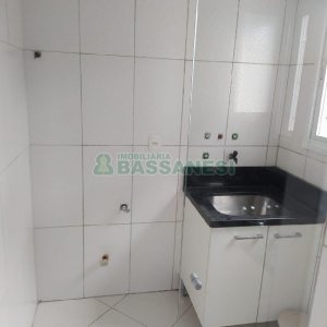 Apto Mobiliado com 56m², 2 dormitórios, 1 vaga, no bairro Charqueadas em Caxias do Sul para Comprar
