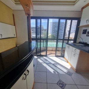 Apto Mobiliado com 133m², 3 dormitórios, 1 vaga, no bairro Pio X em Caxias do Sul para Alugar