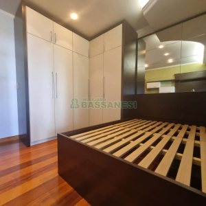 Apto Mobiliado com 133m², 3 dormitórios, 1 vaga, no bairro Pio X em Caxias do Sul para Alugar