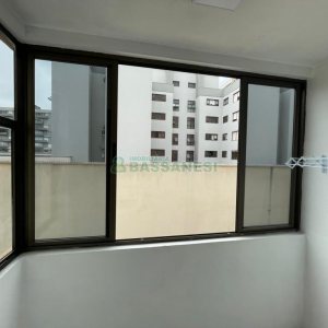 Apto Mobiliado com 46m², 1 dormitório, no bairro Centro em Caxias do Sul para Comprar