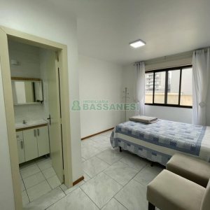 Apto Mobiliado com 46m², 1 dormitório, no bairro Centro em Caxias do Sul para Comprar