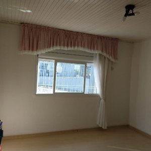 Casa com 88m², 5 dormitórios, 3 vagas, no bairro Petrópolis em Caxias do Sul para Comprar