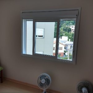 Casa com 88m², 5 dormitórios, 3 vagas, no bairro Petrópolis em Caxias do Sul para Comprar