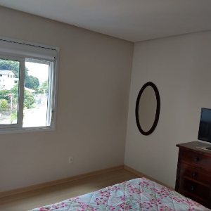 Casa com 88m², 5 dormitórios, 3 vagas, no bairro Petrópolis em Caxias do Sul para Comprar