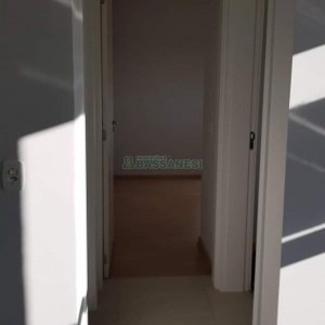 Apartamento com 43m², 2 dormitórios, 1 vaga, no bairro Desvio Rizzo em Caxias do Sul para Alugar