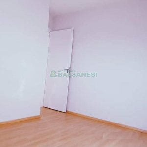 Apartamento com 43m², 2 dormitórios, 1 vaga, no bairro Desvio Rizzo em Caxias do Sul para Alugar
