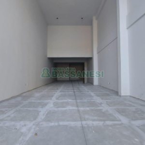 Loja com 104m², 1 vaga, no bairro São Pelegrino em Caxias do Sul para Alugar ou Comprar