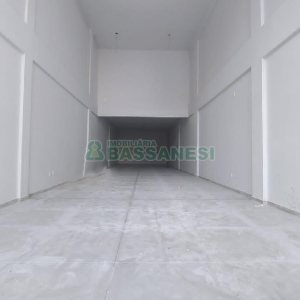 Loja com 106m², 1 vaga, no bairro São Pelegrino em Caxias do Sul para Alugar ou Comprar