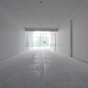 Loja com 106m², 1 vaga, no bairro São Pelegrino em Caxias do Sul para Alugar ou Comprar