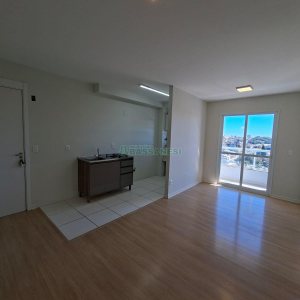 Apartamento com 58m², 2 dormitórios, 1 vaga, no bairro São Pelegrino em Caxias do Sul para Alugar