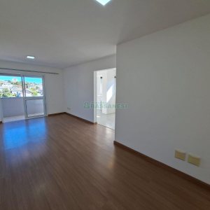 Apartamento com 58m², 2 dormitórios, 1 vaga, no bairro São Pelegrino em Caxias do Sul para Alugar