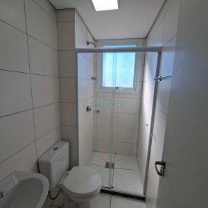 Apartamento com 58m², 2 dormitórios, 1 vaga, no bairro São Pelegrino em Caxias do Sul para Alugar