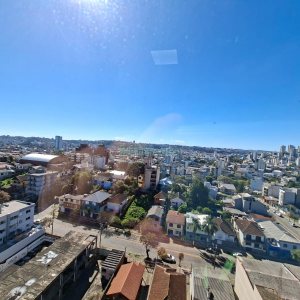 Apartamento com 58m², 2 dormitórios, 1 vaga, no bairro São Pelegrino em Caxias do Sul para Alugar