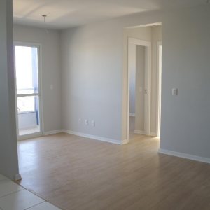 Apartamento com 58m², 2 dormitórios, 1 vaga, no bairro São Pelegrino em Caxias do Sul para Alugar