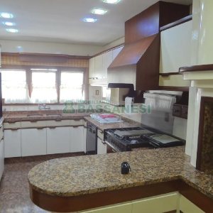 Apto Mobiliado com 242m², 3 dormitórios, 5 vagas, no bairro Panazzolo em Caxias do Sul para Comprar