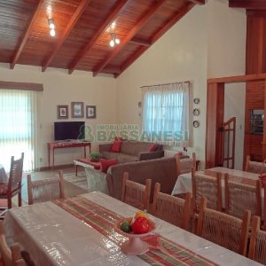 Apto Mobiliado com 242m², 3 dormitórios, 5 vagas, no bairro Panazzolo em Caxias do Sul para Comprar