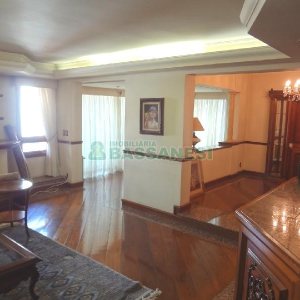 Apto Mobiliado com 242m², 3 dormitórios, 5 vagas, no bairro Panazzolo em Caxias do Sul para Comprar