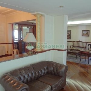 Apto Mobiliado com 242m², 3 dormitórios, 5 vagas, no bairro Panazzolo em Caxias do Sul para Comprar