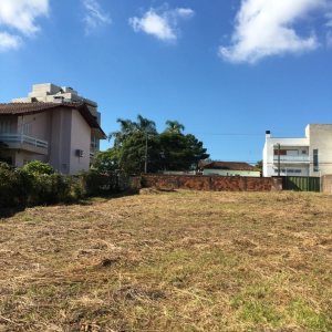 Terreno com 1665m², no bairro Sagrada Família em Caxias do Sul para Comprar