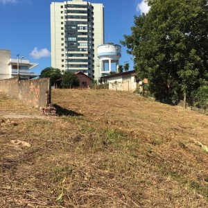 Terreno com 1665m², no bairro Sagrada Família em Caxias do Sul para Comprar