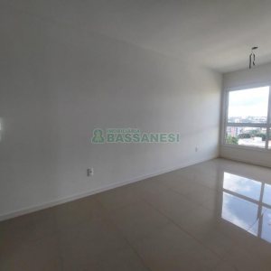 Apartamento com 72m², 3 dormitórios, 1 vaga, no bairro Madureira em Caxias do Sul para Comprar