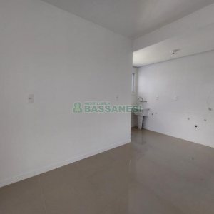 Apartamento com 72m², 3 dormitórios, 1 vaga, no bairro Madureira em Caxias do Sul para Comprar