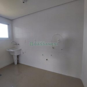 Apartamento com 72m², 3 dormitórios, 1 vaga, no bairro Madureira em Caxias do Sul para Comprar