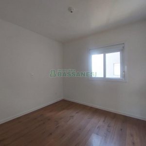 Apartamento com 72m², 3 dormitórios, 1 vaga, no bairro Madureira em Caxias do Sul para Comprar