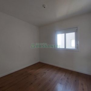 Apartamento com 72m², 3 dormitórios, 1 vaga, no bairro Madureira em Caxias do Sul para Comprar