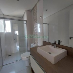 Apartamento com 72m², 3 dormitórios, 1 vaga, no bairro Madureira em Caxias do Sul para Comprar