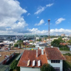 Apartamento com 72m², 3 dormitórios, 1 vaga, no bairro Madureira em Caxias do Sul para Comprar