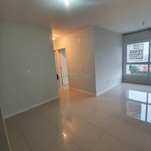 Apartamento com 72m², 3 dormitórios, 1 vaga, no bairro Madureira em Caxias do Sul para Comprar