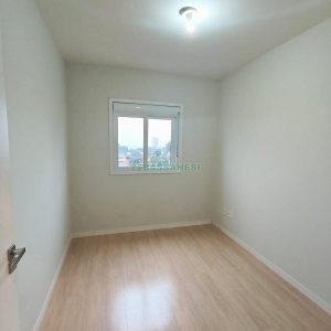 Apartamento com 72m², 3 dormitórios, 1 vaga, no bairro Madureira em Caxias do Sul para Comprar