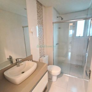 Apartamento com 72m², 3 dormitórios, 1 vaga, no bairro Madureira em Caxias do Sul para Comprar