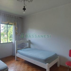 Casa com 126m², 3 dormitórios, 1 vaga, no bairro Sagrada Família em Caxias do Sul para Alugar