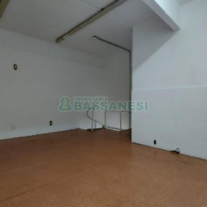 Loja com 32m², no bairro São Pelegrino em Caxias do Sul para Alugar