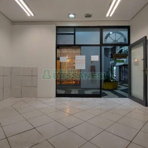 Loja com 32m², no bairro São Pelegrino em Caxias do Sul para Alugar