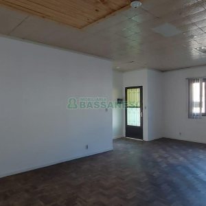 Casa com 600m², 6 dormitórios, 2 vagas, no bairro Pio X em Caxias do Sul para Alugar