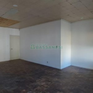 Casa com 600m², 6 dormitórios, 2 vagas, no bairro Pio X em Caxias do Sul para Alugar