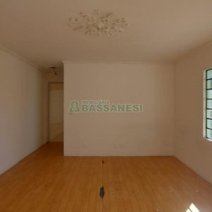 Casa com 600m², 6 dormitórios, 2 vagas, no bairro Pio X em Caxias do Sul para Alugar