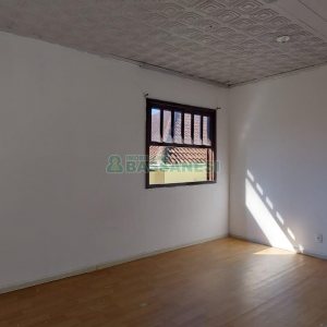 Casa com 600m², 6 dormitórios, 2 vagas, no bairro Pio X em Caxias do Sul para Alugar