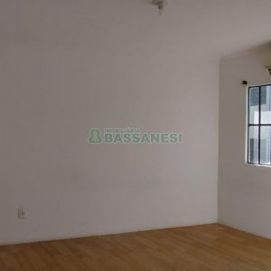 Casa com 600m², 6 dormitórios, 2 vagas, no bairro Pio X em Caxias do Sul para Alugar