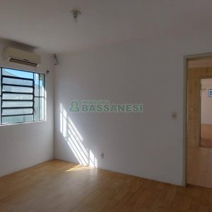 Casa com 600m², 6 dormitórios, 2 vagas, no bairro Pio X em Caxias do Sul para Alugar