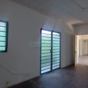 Casa com 600m², 6 dormitórios, 2 vagas, no bairro Pio X em Caxias do Sul para Alugar