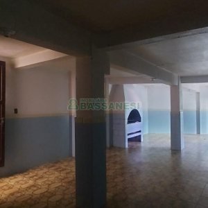 Casa com 600m², 6 dormitórios, 2 vagas, no bairro Pio X em Caxias do Sul para Alugar