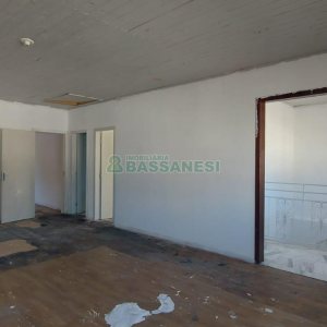Casa com 600m², 6 dormitórios, 2 vagas, no bairro Pio X em Caxias do Sul para Alugar